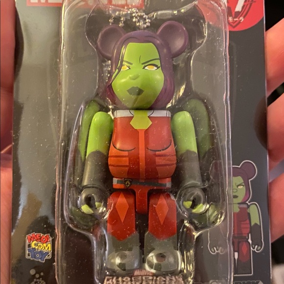 Marvel Bearbrick 100% -Japan Lottery - #17 Gamora - Picture 2 of 4